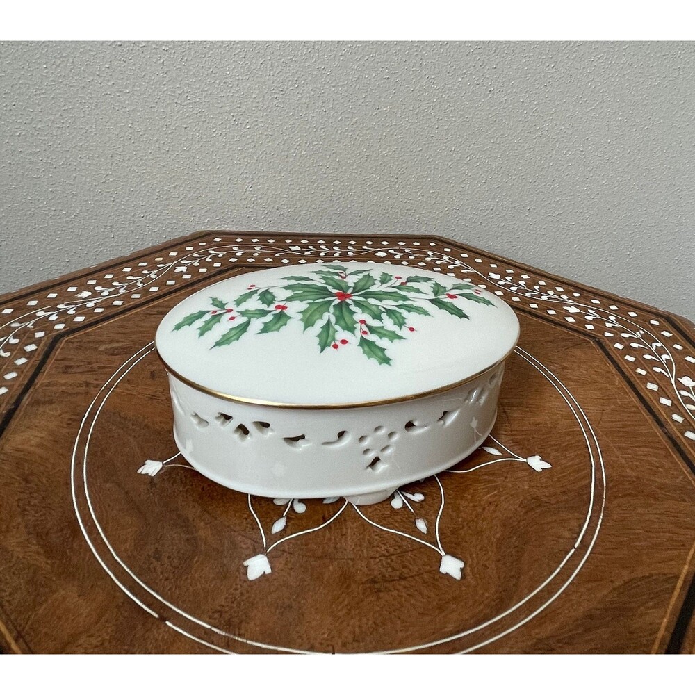 Vintage Lenox Holiday Pierced Oval Trinket Box With Lid
